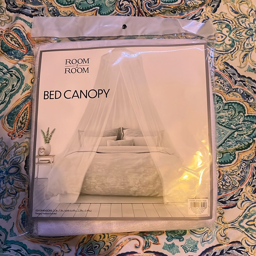 Room2room bed canopy